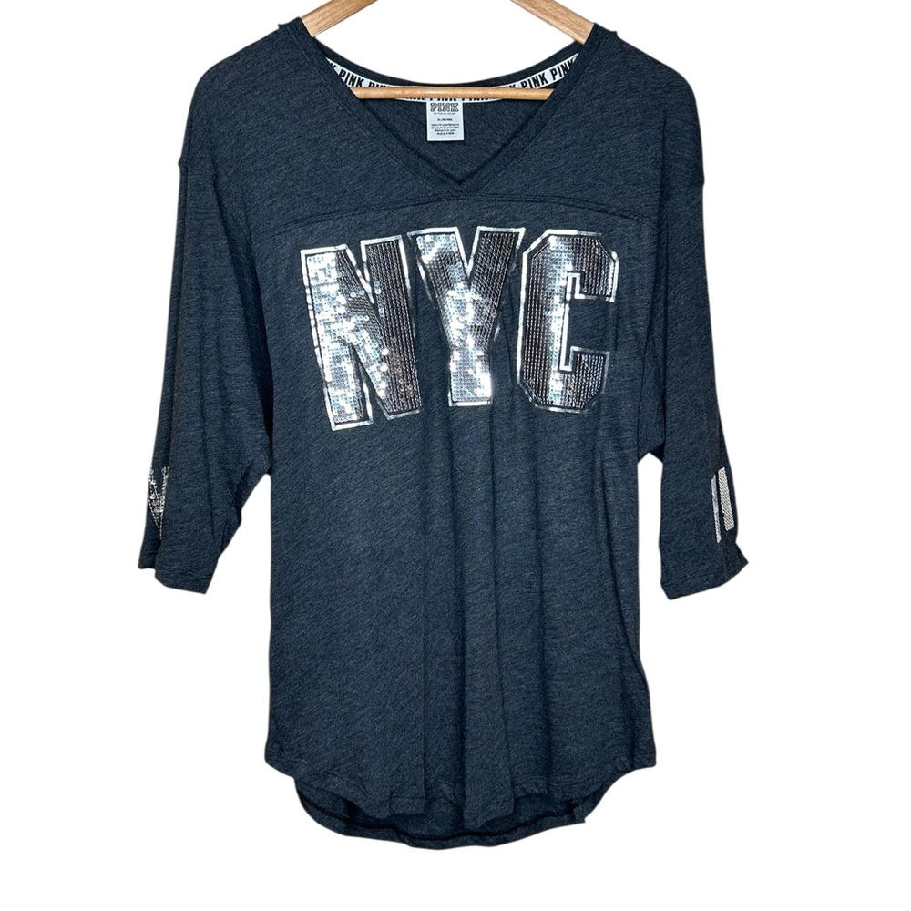 🩷 NWOT PINK Sequin NYC Print dolman 3/4 Sleeves Grey Size Medium V neck